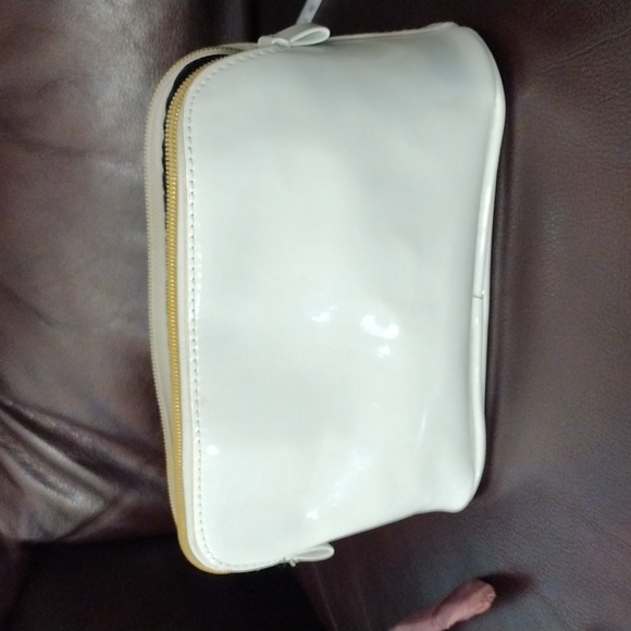 EUC Younique Makeup Bag with Goodies - Picture 2 of 14